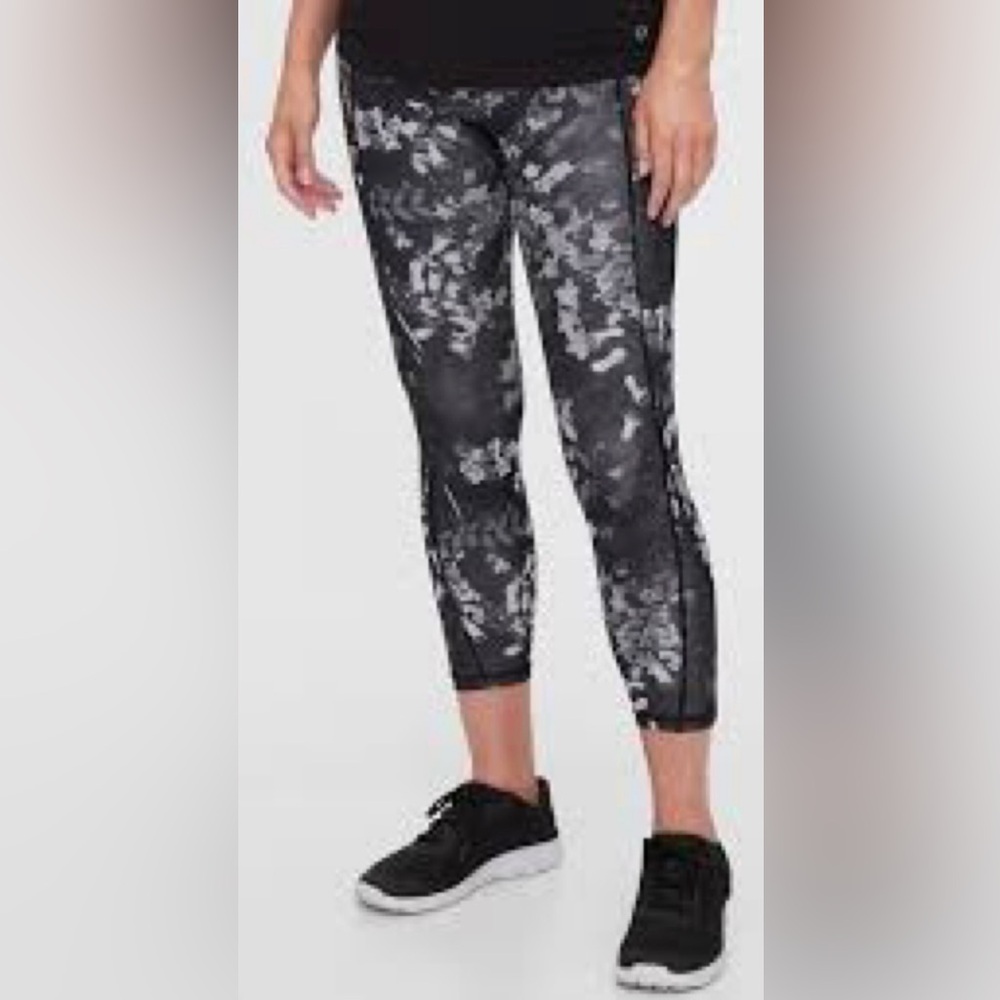 GAP Fit Black Floral Sculpt Revolution Activewear Leggings, size Medium